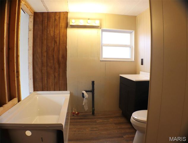 17 Deeker Lane, New Florence, MO 63363