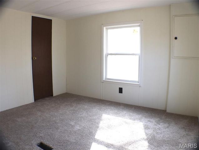 17 Deeker Lane, New Florence, MO 63363