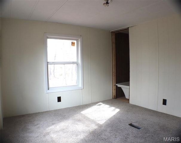 17 Deeker Lane, New Florence, MO 63363