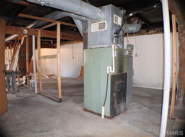 17 Deeker Lane, New Florence, MO 63363