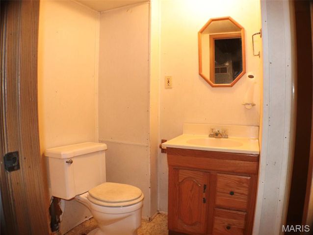 17 Deeker Lane, New Florence, MO 63363