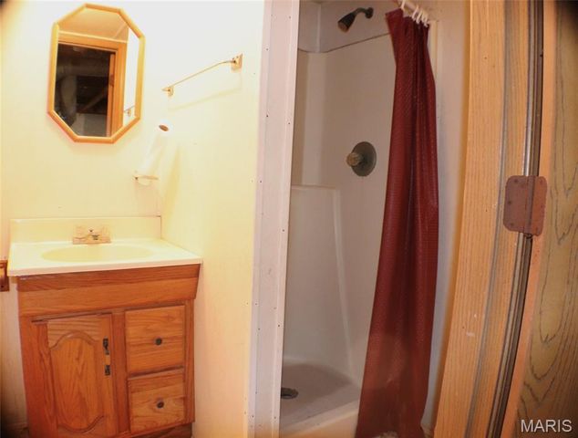 17 Deeker Lane, New Florence, MO 63363