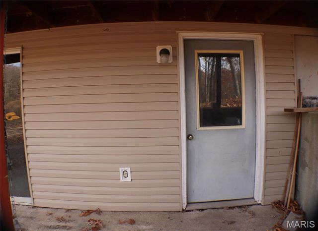 17 Deeker Lane, New Florence, MO 63363