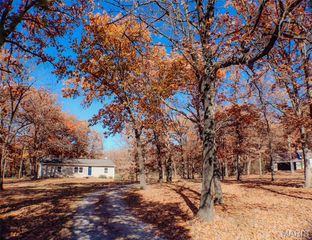 17 Deeker Lane, New Florence, MO 63363