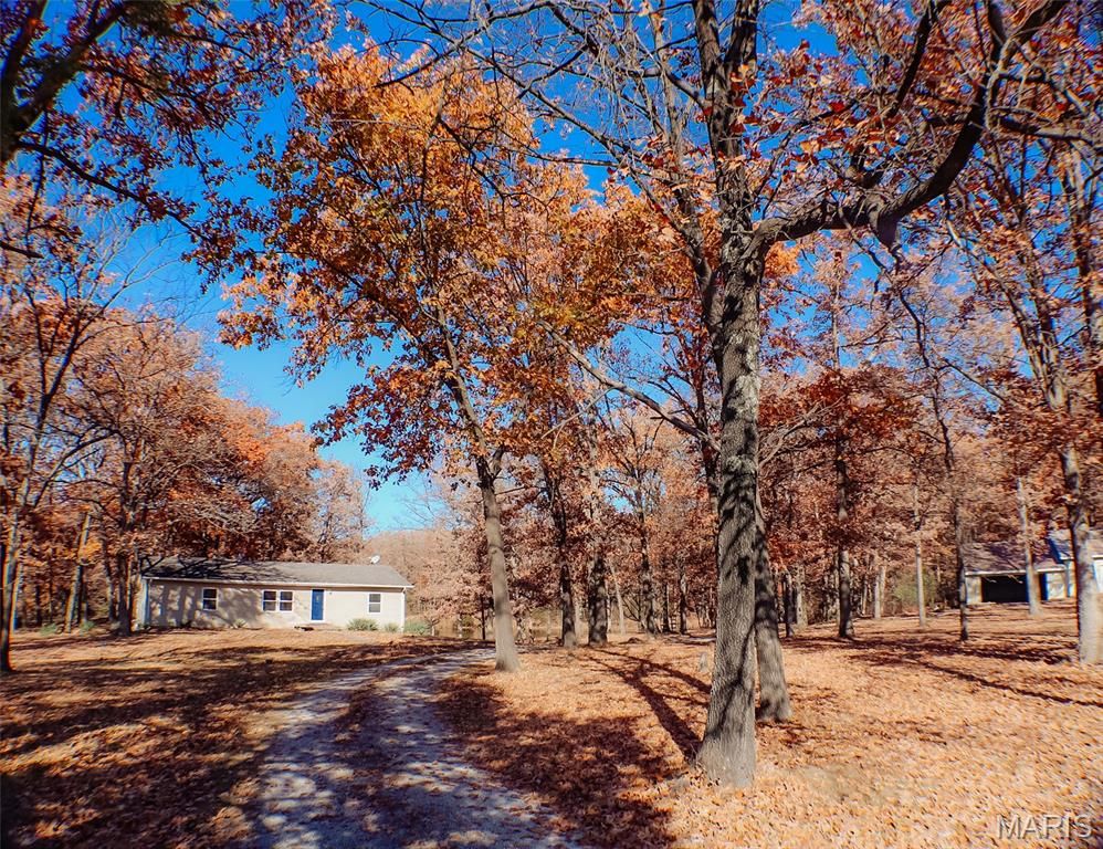 17 Deeker Lane, New Florence, MO 63363