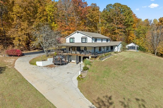 721 Valley Dr, Livingston, TN 38570