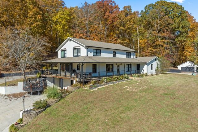 721 Valley Dr, Livingston, TN 38570