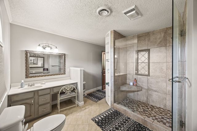 721 Valley Dr, Livingston, TN 38570