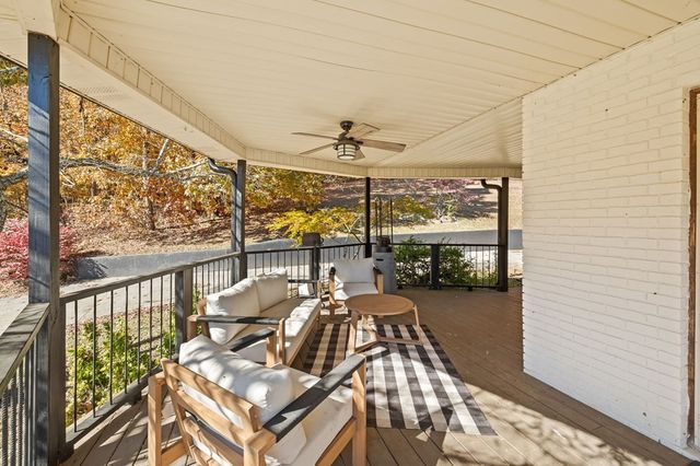 721 Valley Dr, Livingston, TN 38570