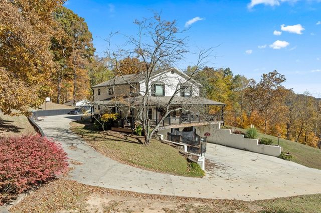 721 Valley Dr, Livingston, TN 38570