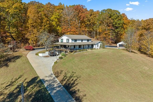 721 Valley Dr, Livingston, TN 38570