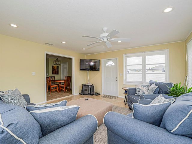 573 Autumn Terrace, Sebastian, FL 32958