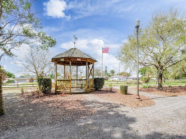 573 Autumn Terrace, Sebastian, FL 32958
