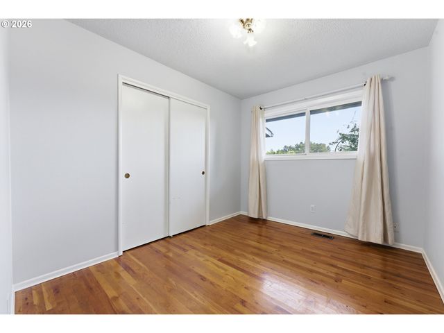13045 Sw CASTLEWOOD St, Beaverton, OR 97005