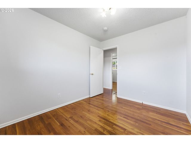 13045 Sw CASTLEWOOD St, Beaverton, OR 97005