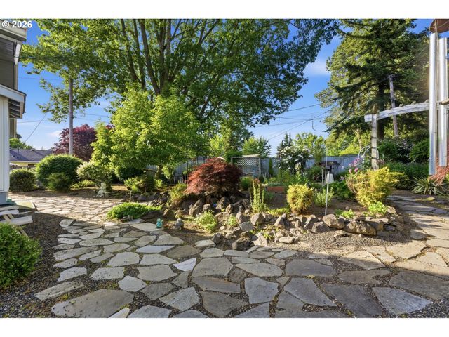 13045 Sw CASTLEWOOD St, Beaverton, OR 97005