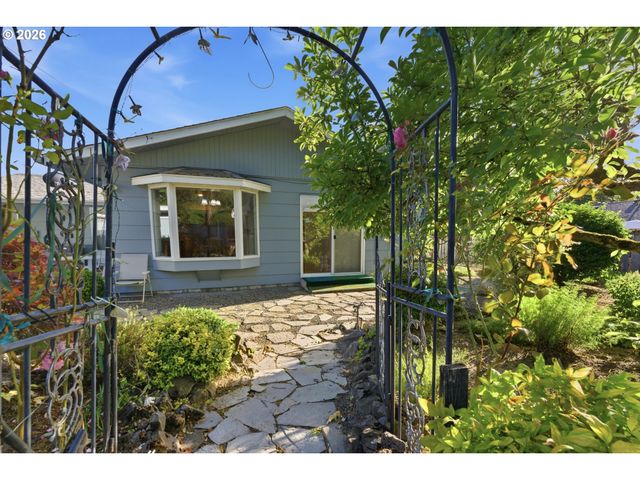 13045 Sw CASTLEWOOD St, Beaverton, OR 97005