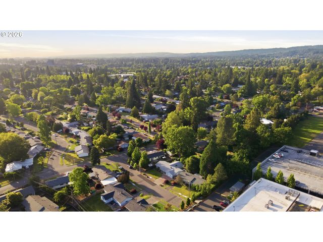 13045 Sw CASTLEWOOD St, Beaverton, OR 97005
