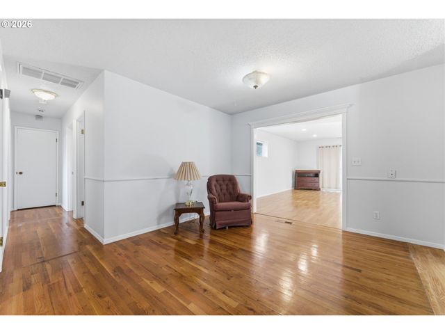 13045 Sw CASTLEWOOD St, Beaverton, OR 97005