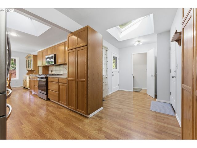 13045 Sw CASTLEWOOD St, Beaverton, OR 97005