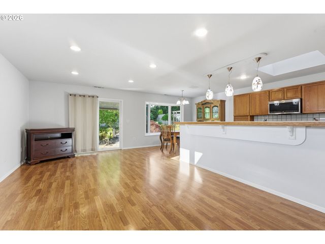 13045 Sw CASTLEWOOD St, Beaverton, OR 97005
