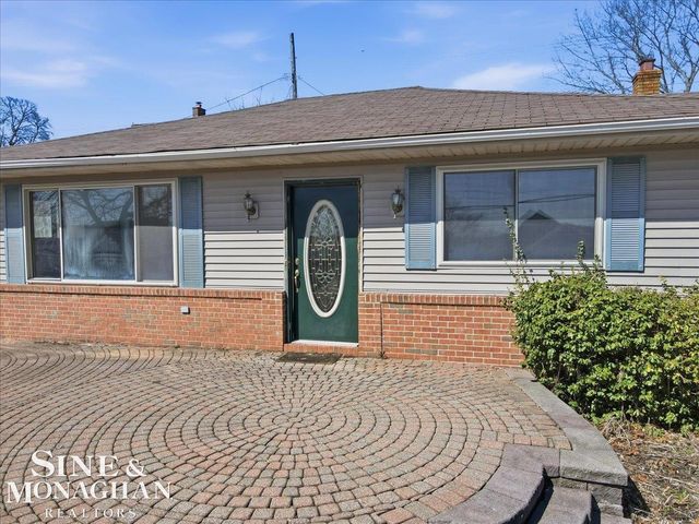 1350 Oakland Avenue, Saint Clair, MI 48079
