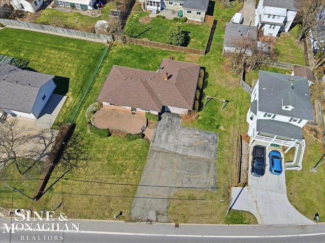 1350 Oakland Avenue, Saint Clair, MI 48079