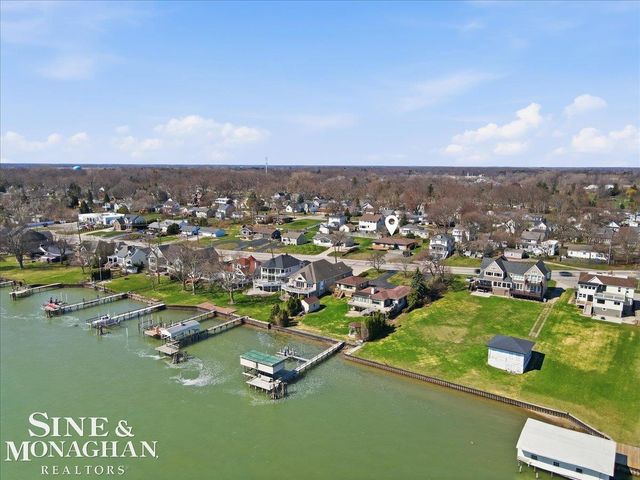 1350 Oakland Avenue, Saint Clair, MI 48079
