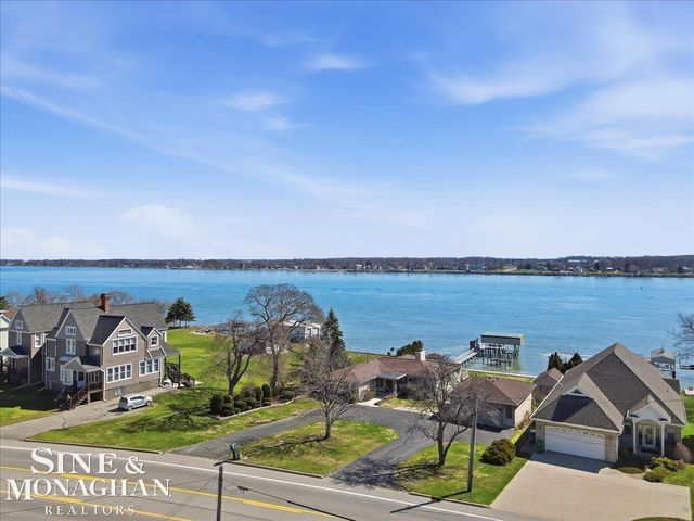 1350 Oakland Avenue, Saint Clair, MI 48079