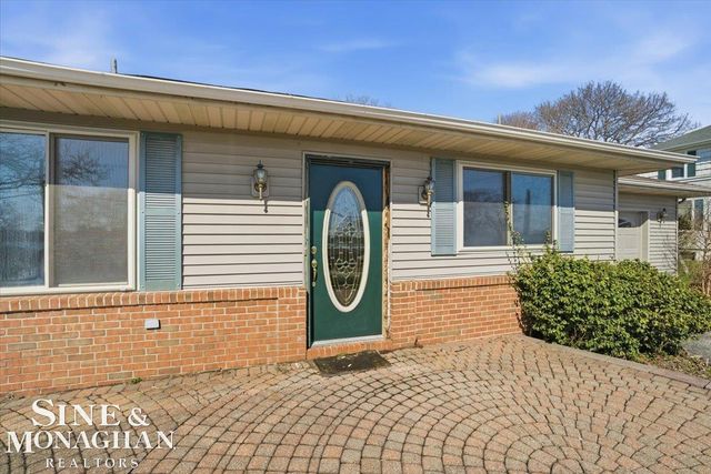 1350 Oakland Avenue, Saint Clair, MI 48079
