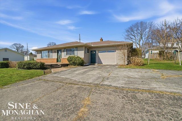 1350 Oakland Avenue, Saint Clair, MI 48079