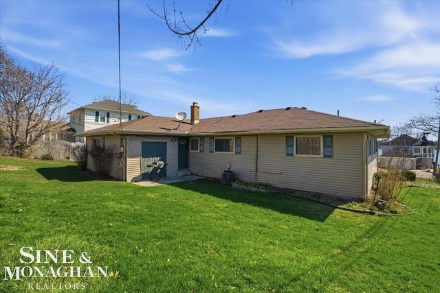 1350 Oakland Avenue, Saint Clair, MI 48079