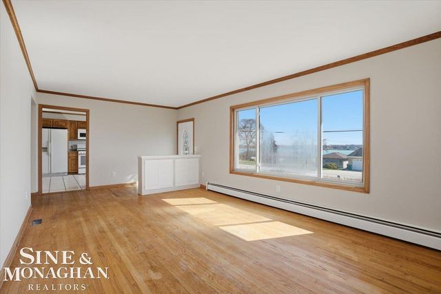 1350 Oakland Avenue, Saint Clair, MI 48079