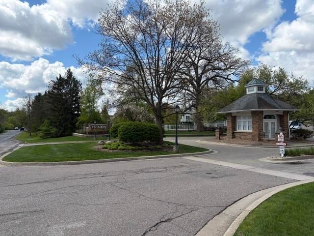 4299 Pine Ridge Court, Ann Arbor, MI 48105