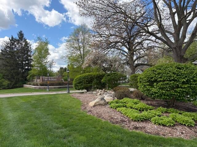 4299 Pine Ridge Court, Ann Arbor, MI 48105