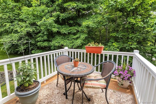 202 Pondview Loop 202, Wappingers Falls, NY 12590