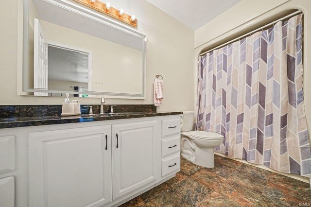 17527 County Road 14, Goshen, IN 46528