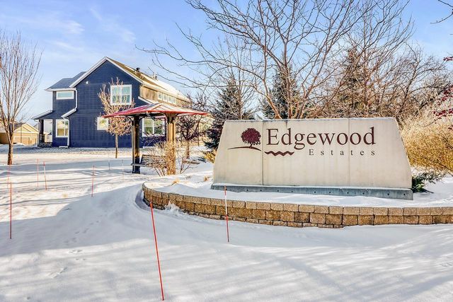 3521 Grandwood Drive N, Fargo, ND 58102