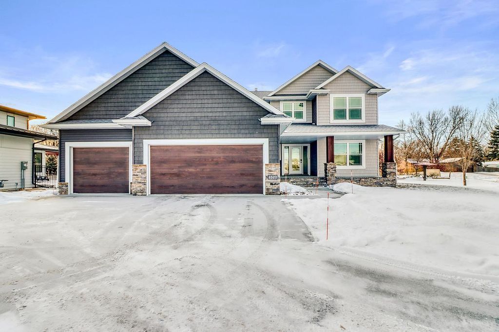 3521 Grandwood Drive N, Fargo, ND 58102