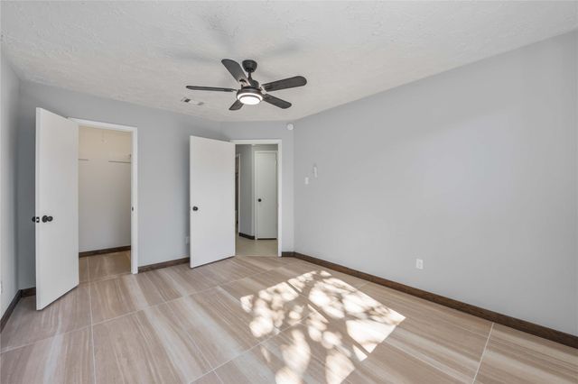 16103 Grassy Creek Drive, Houston, TX 77082