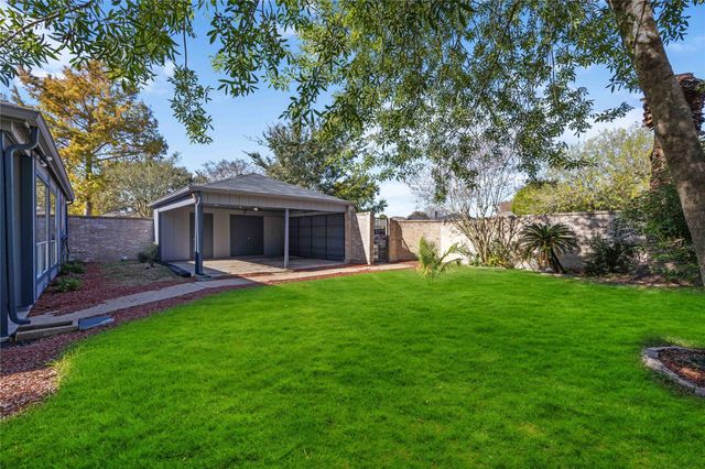 16103 Grassy Creek Drive, Houston, TX 77082