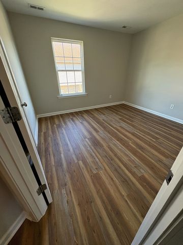 1182 Long Hollow Pike Apt L3, Gallatin, TN 37066