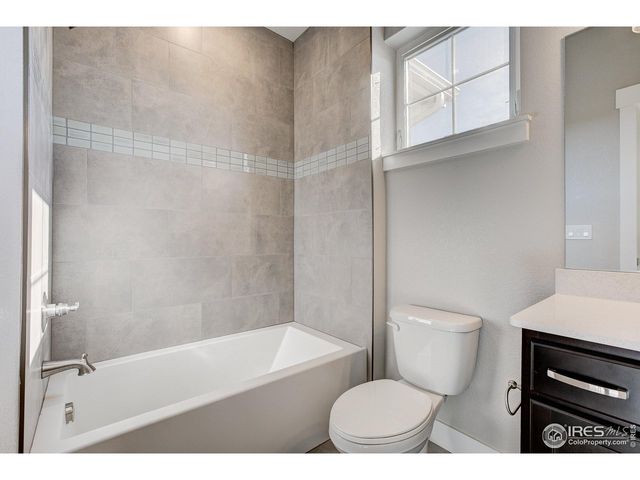 4192 Trapper Lake Dr, Loveland, CO 80538