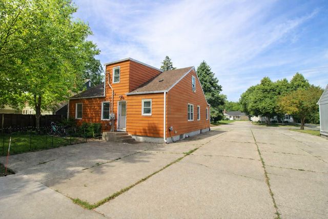 420 14th Street S, Moorhead, MN 56560