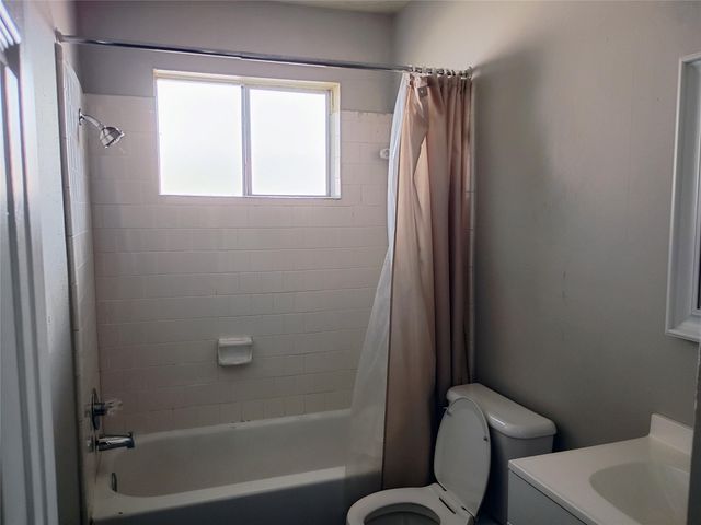 7818 Hiawatha Street, Baytown, TX 77521