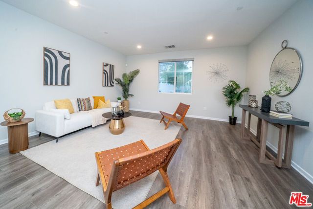 15602 Lilli Way, Van Nuys (los Angeles), CA 91406