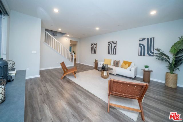 15602 Lilli Way, Van Nuys (los Angeles), CA 91406