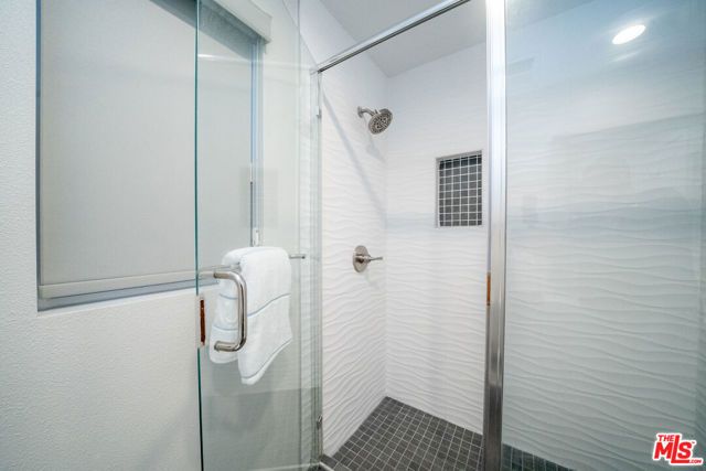 15602 Lilli Way, Van Nuys (los Angeles), CA 91406