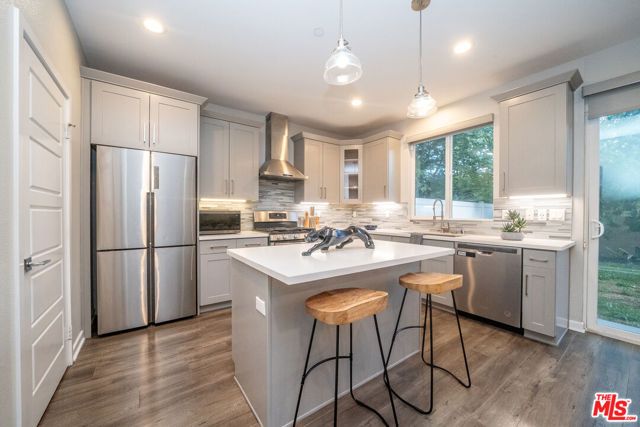 15602 Lilli Way, Van Nuys (los Angeles), CA 91406