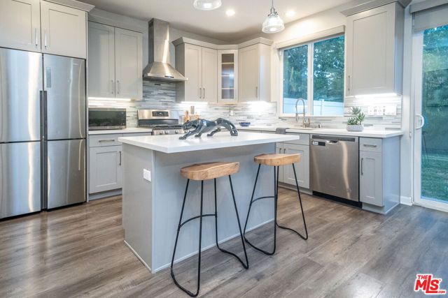 15602 Lilli Way, Van Nuys (los Angeles), CA 91406